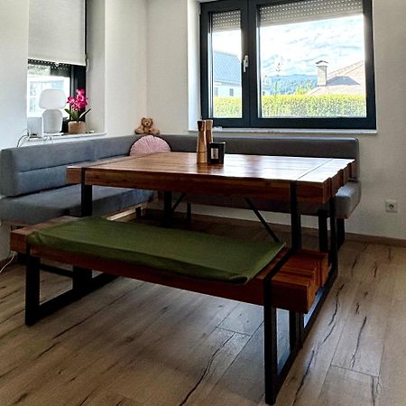 Schoene Wohnung Mit Terrasse Und Parkplatz Velden am Woerthersee Luaran gambar