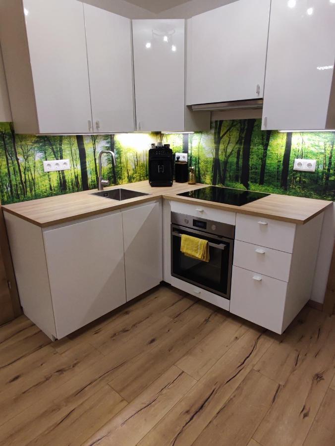 Schoene Wohnung Mit Terrasse Und Parkplatz Velden am Woerthersee Luaran gambar
