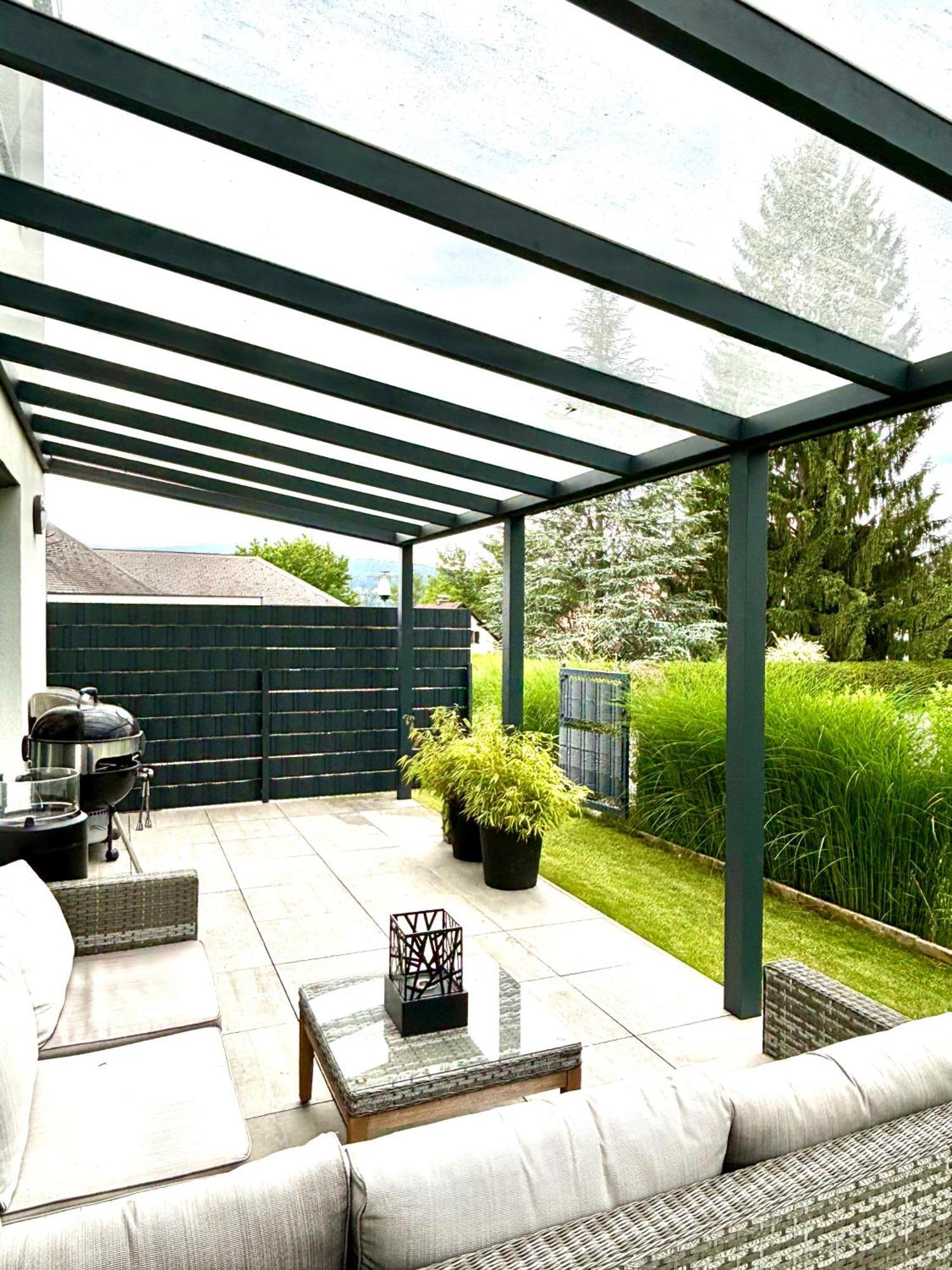 Schoene Wohnung Mit Terrasse Und Parkplatz Velden am Woerthersee Luaran gambar
